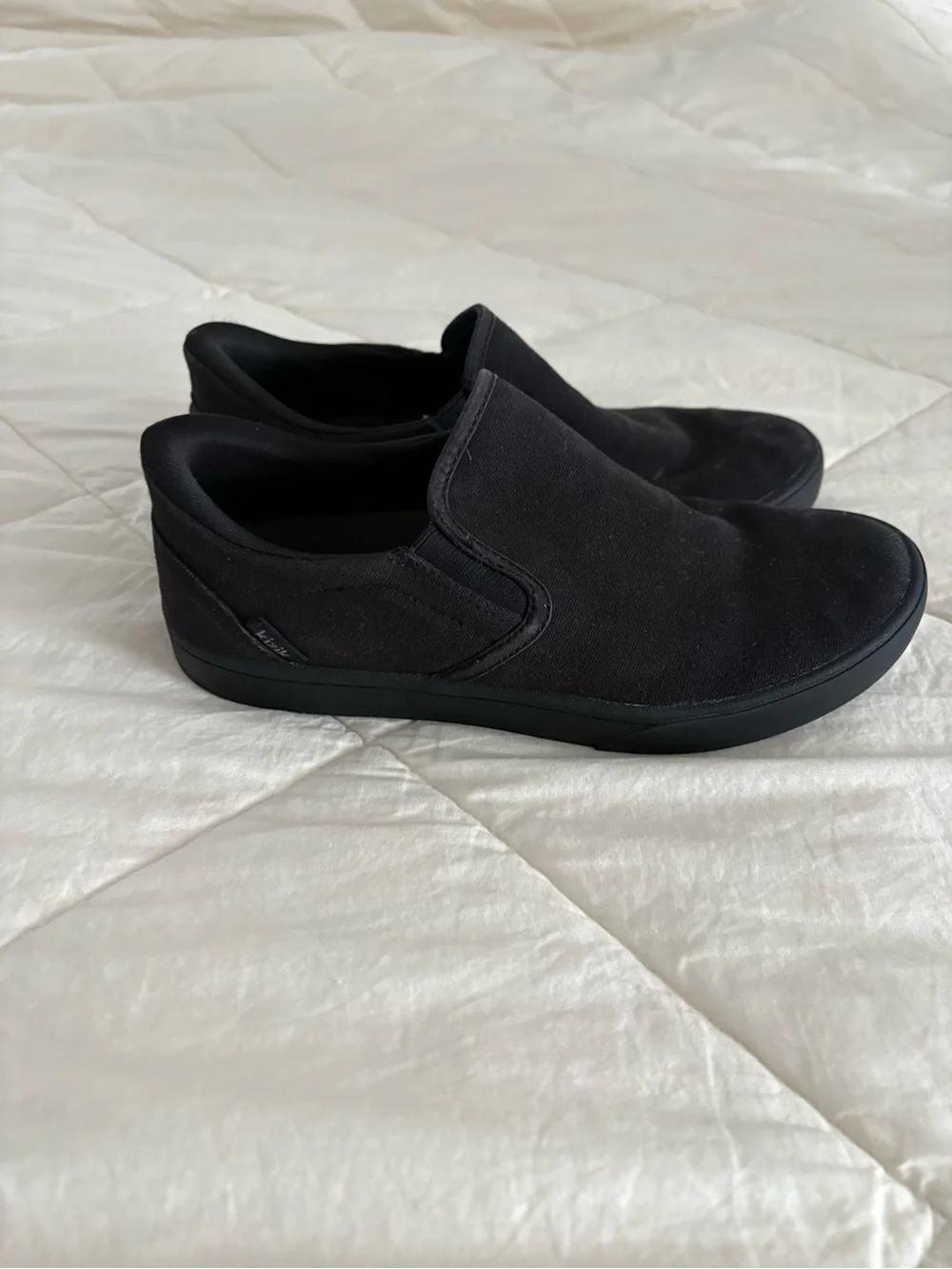 Kizik Venice Mens 7 W Womens 8.5 Wide Blackout Hands Free Slip On Shoes